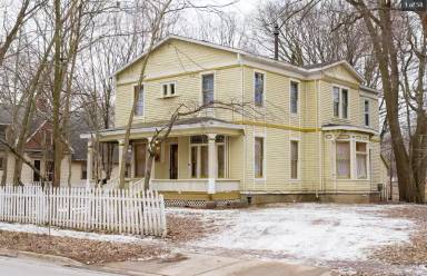 Main picture of 707 E Green St