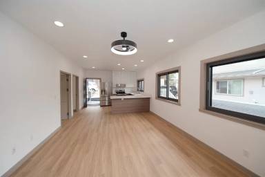 Main picture of 2056 10th Ave