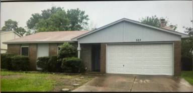 Main picture of 523 Woodcrest Way