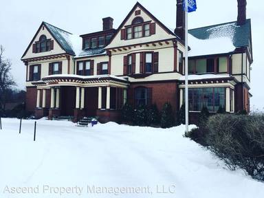 Main picture of 270 Maple St