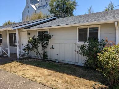 Main picture of 1338 Main St