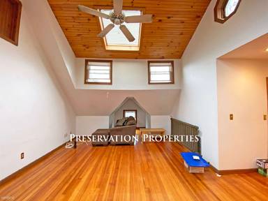 Main picture of 465 Auburn St