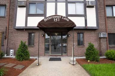 Main picture of 151 Bittersweet Ln