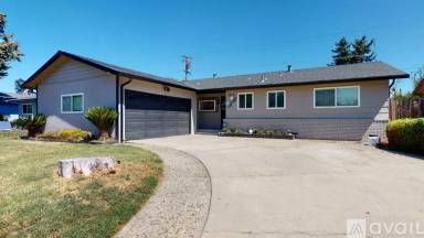 Main picture of 1617 Golden Gate Dr