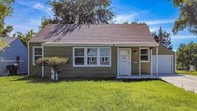 Main picture of 653 N Old Manor Rd