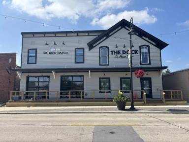 Main picture of 11116 Front St