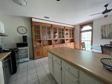 Main picture of 4611 Woodlawn Dr