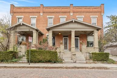 Main picture of 310 E Columbus St