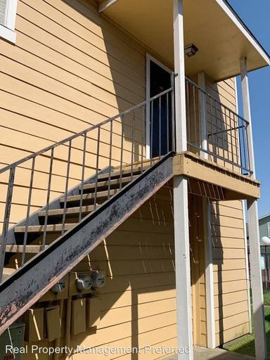 Main picture of 7579 Fallbrook Dr