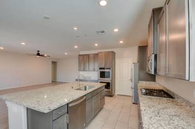 Main picture of 4001 Pink Magnolia Ct