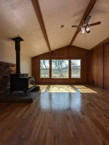 Main picture of 320 Beaver Creek Rd