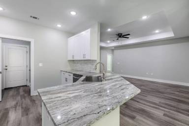 Main picture of 306 Johnson St