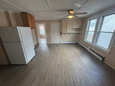 Main picture of 36 Summer St