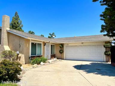 Main picture of 8622 Oak Dr
