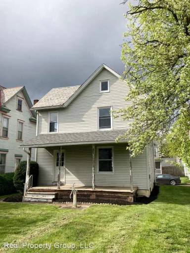 Main picture of 219 E Walnut St