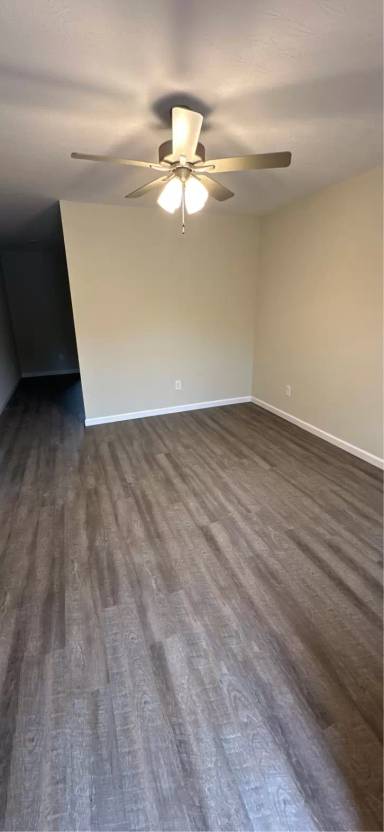 Main picture of 105 W B Dye Rd