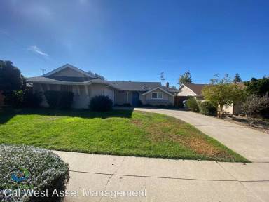 Main picture of 5637 Holland Ln