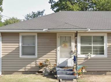 Main picture of 117 E 12th St