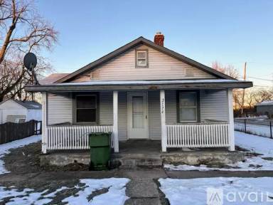 Main picture of 2174 N Drexel Ave
