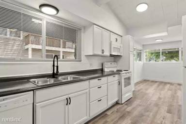 Main picture of Midtown Plaza Apartments