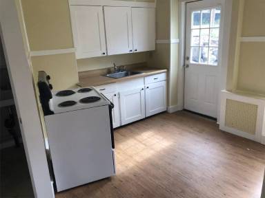 Main picture of 168 W Main St