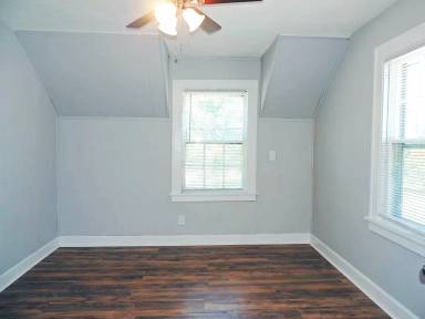 Main picture of 895 Caledonia Ave