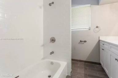 Main picture of 2155 NE Miami Gardens Dr