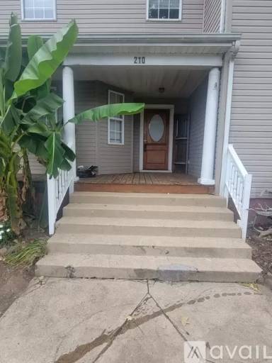 Main picture of 210 W Unaka Ave