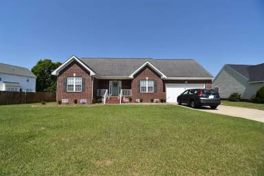 Main picture of 101 Coy Pl