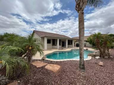 Main picture of 18132 W Port Royale Ln