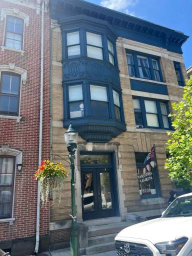 Main picture of 148 W High St