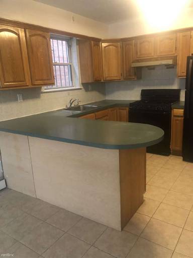 Main picture of 1925 85th St