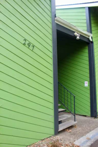 Main picture of 297 Main St W