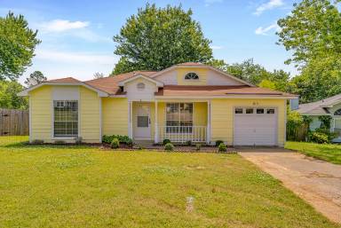 Main picture of 213 Deer Bridge Dr