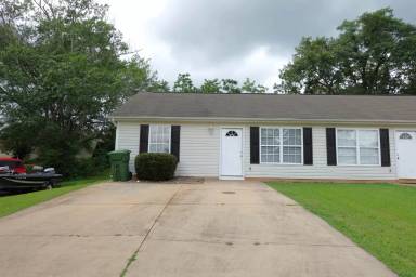 Main picture of 109 Lakeview Dr