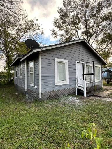 Main picture of 1024 W 22nd St