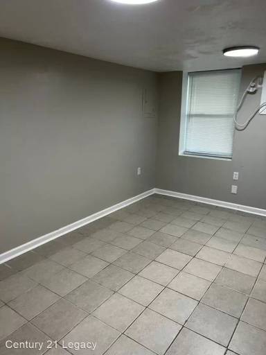 Main picture of 3959 Kent St