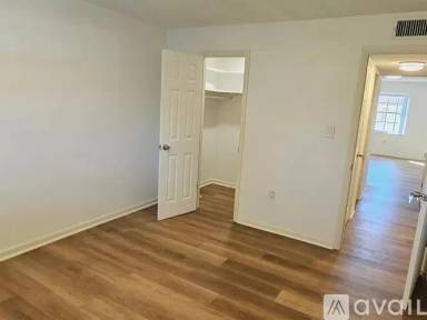 Main picture of 1112 W Main St