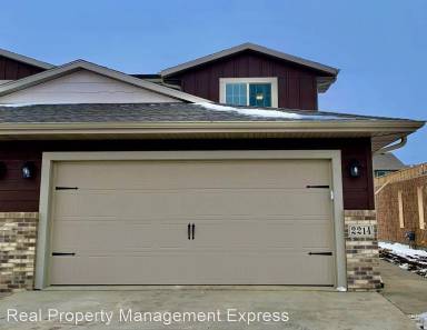 Main picture of 2208 S Ronsiek Ave