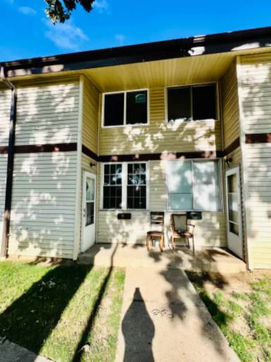 Main picture of 8884 N 95 St