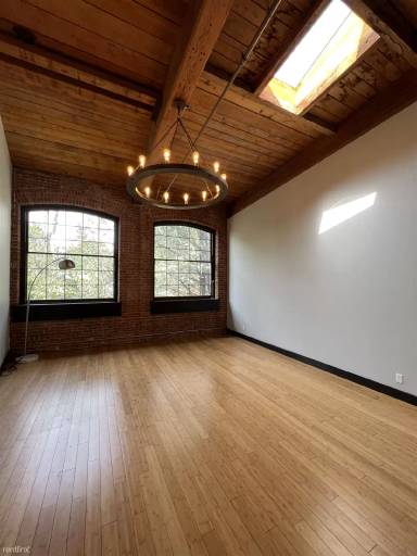 Main picture of 555 S Water St