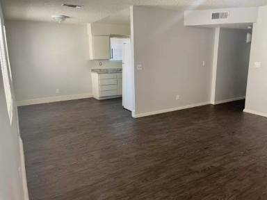 Main picture of 1112 N Fisher St
