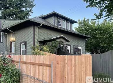 Main picture of 7410 N Albina Ave