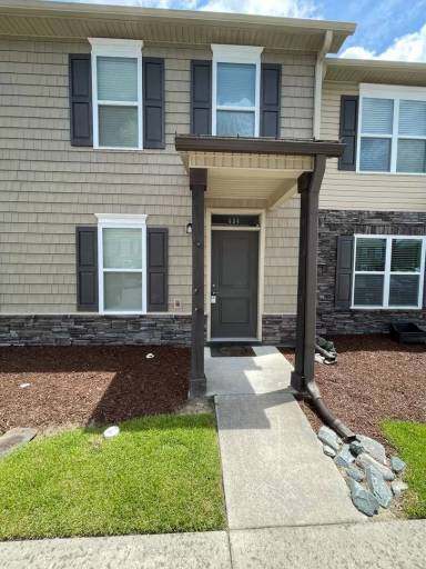 Main picture of 422 Sullivan Loop Rd