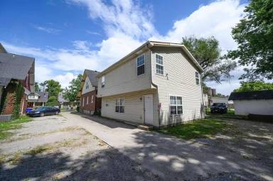 Main picture of 218 University Ave