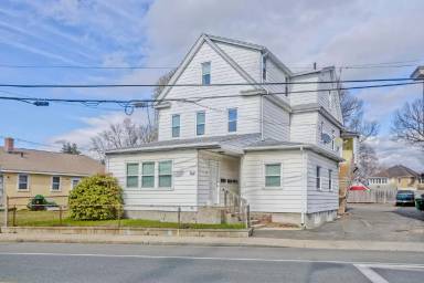 Main picture of 748 Grattan St