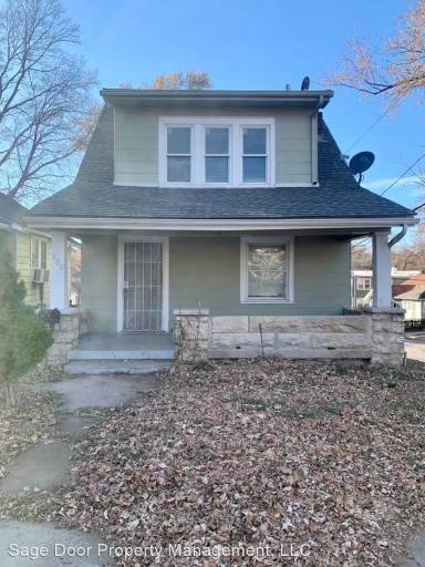 Main picture of 300 Bellaire Ave