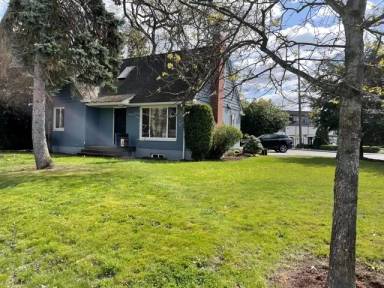 Main picture of 9630 Bridgeport Way SW