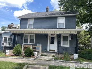 Main picture of 702 W Joliet St