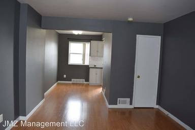 Main picture of 3384 Coolidge Hwy